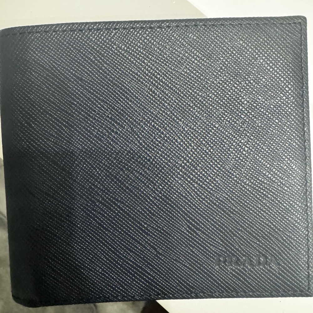 Prada men’s wallet (New)